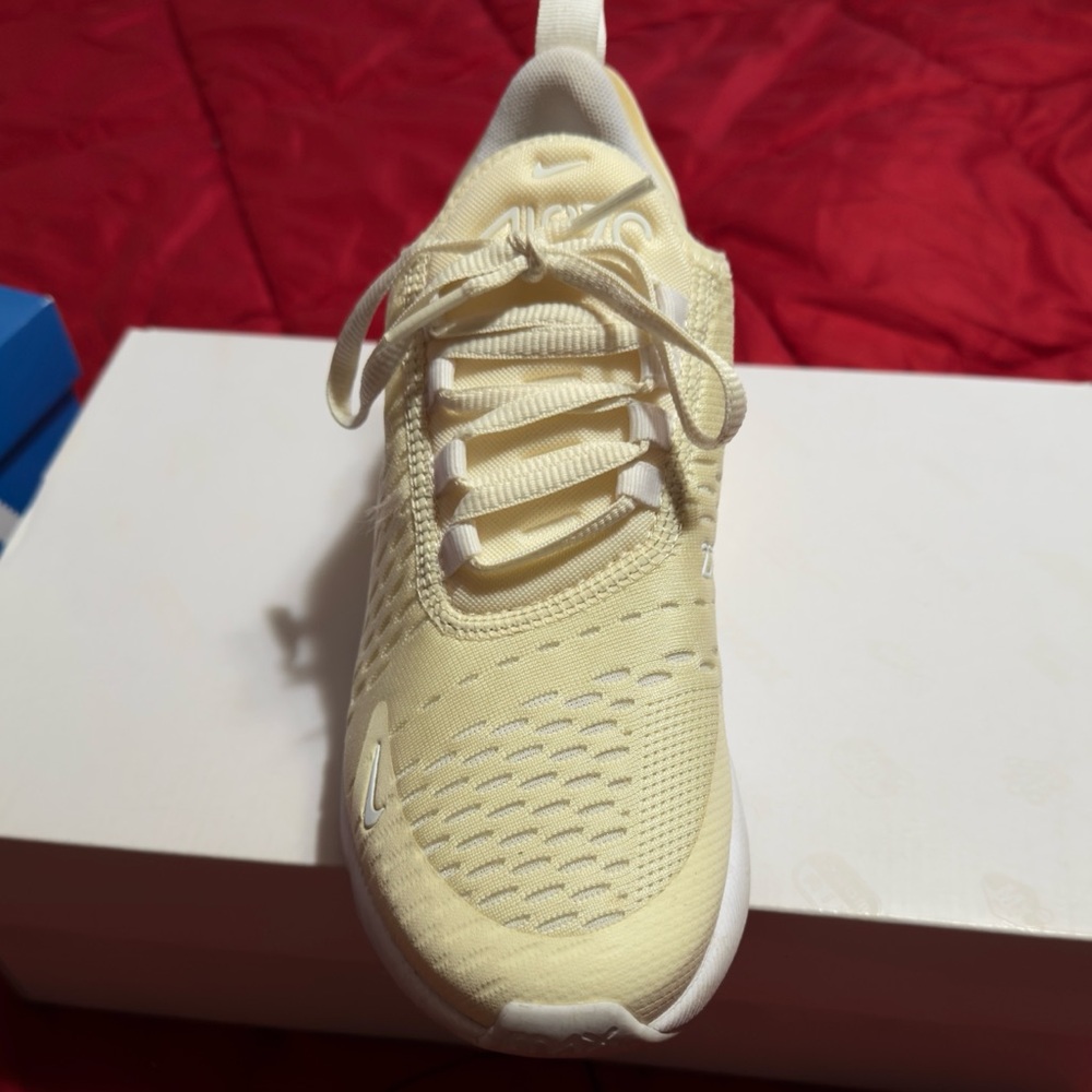 W Nike Air Max 270 - ‘Coconut Milk/ Saturn Gold’